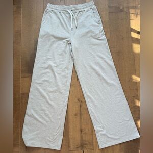 Vuori Women's Halo Essential Wide-Leg Ecru Heather Dreamknit Pant Size Medium